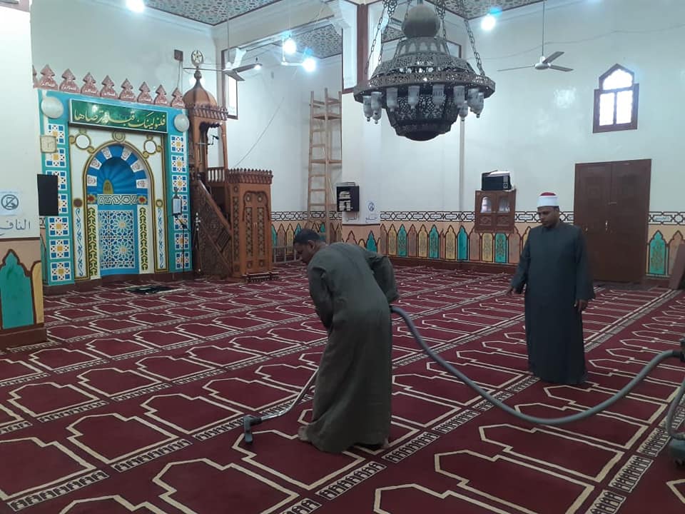 نظافة وتجميل وتعقيم المساجد قبل عيد الأضحى بالأقصر