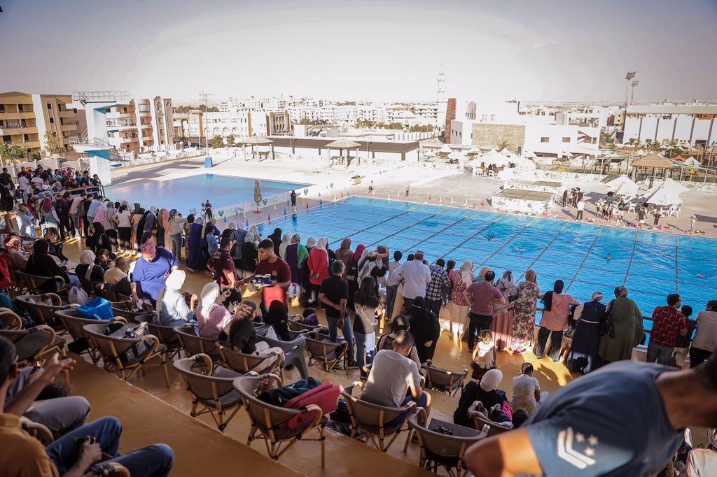 مهرجان سيتى كلوب لمدارس السباحة (7)