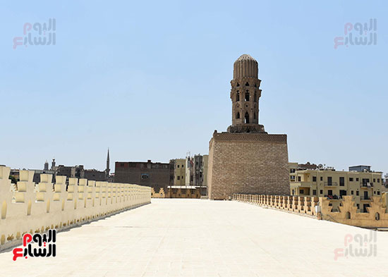 رئيس الوزراء يتابع العمل بعدد من قطاعات التطوير لإعادة إحياء القاهرة التاريخية (25)