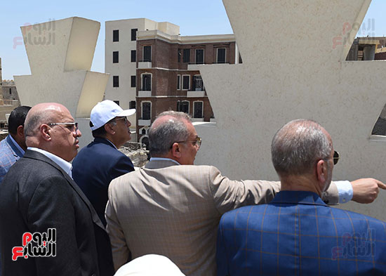 رئيس الوزراء يتابع العمل بعدد من قطاعات التطوير لإعادة إحياء القاهرة التاريخية (10)