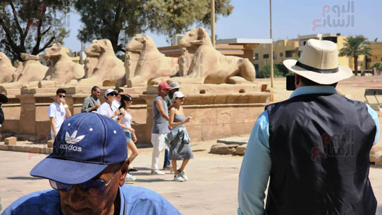 بيب-جوارديولا-يزور-معابد-الكرنك-والأقصر-فى-رحلته-السياحية-بمصر-(4)