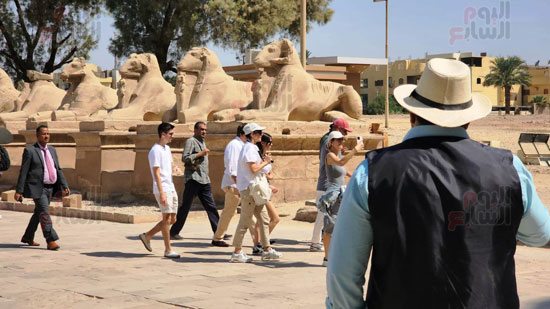 بيب-جوارديولا-يزور-معابد-الكرنك-والأقصر-فى-رحلته-السياحية-بمصر-(2)