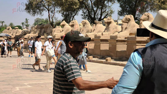بيب-جوارديولا-يزور-معابد-الكرنك-والأقصر-فى-رحلته-السياحية-بمصر-(7)