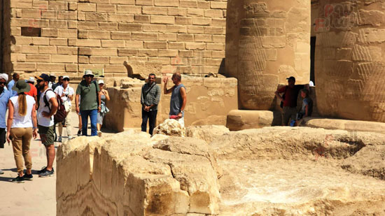 بيب-جوارديولا-وأسرته-يستمتعون-بزيارة-المعالم-الأثرية-فى-الأقصر-(7)