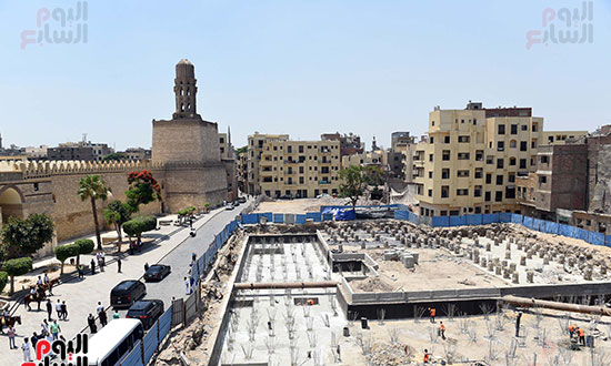 رئيس الوزراء يتابع العمل بعدد من قطاعات التطوير لإعادة إحياء القاهرة التاريخية (18)