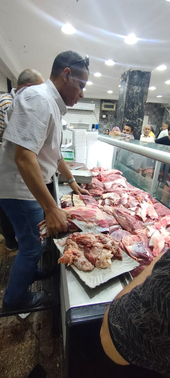 حملات تفتيشية على أسواق عرض اللحوم بالجيزة (1)