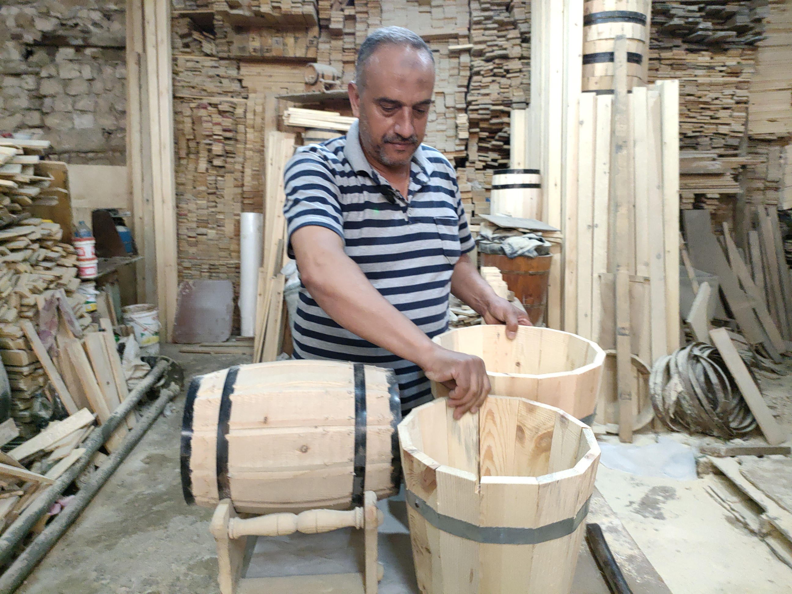 مراحل تصنيع البراميل الخشبية في الإسكندرية