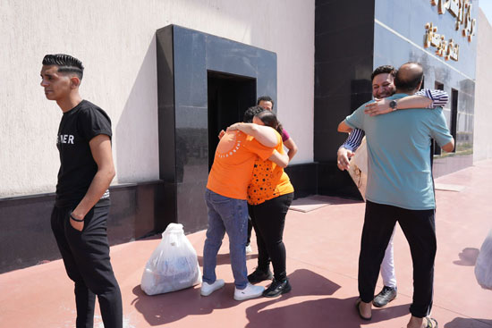 فرحة-المفرج-عنهم-وذويهم-بمناسبة-العفو-عنهم-بمناسبة-عيد-الأضحى--(7)