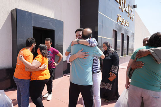 فرحة-المفرج-عنهم-وذويهم-(2)