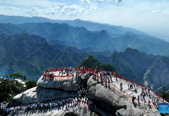مغامرات تسلق الجبال فى الصين (2)