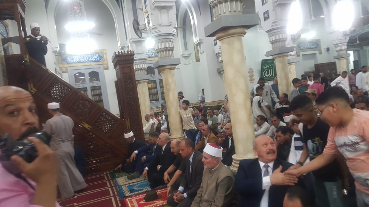  صلاة عيد الأضحى داخل المساجد والساحات (1)