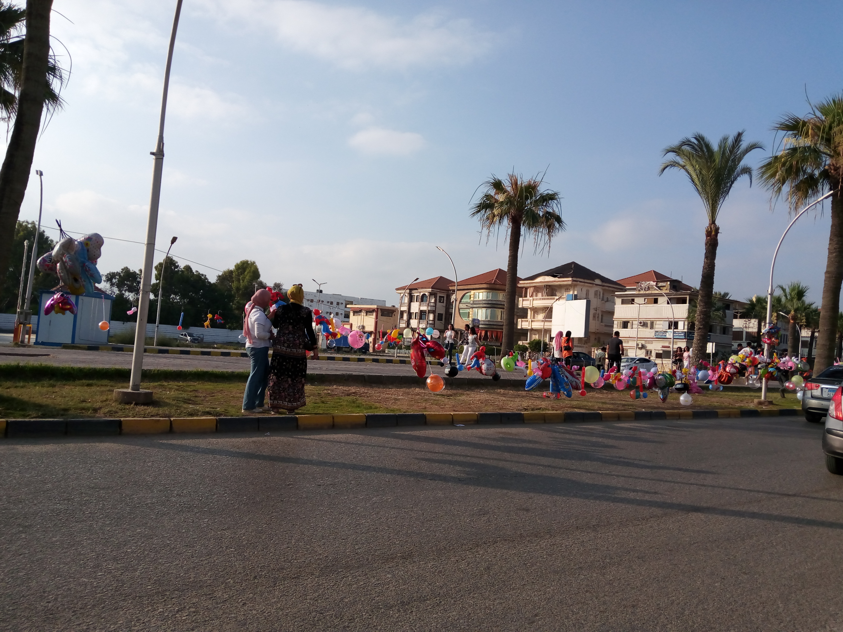 توافد المواطنين على رأس البر (2)