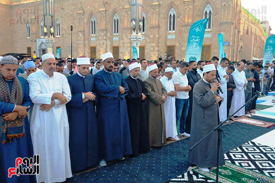 صلاة عيد الأضحى المبارك بمسجد الإمام الحسين (1)