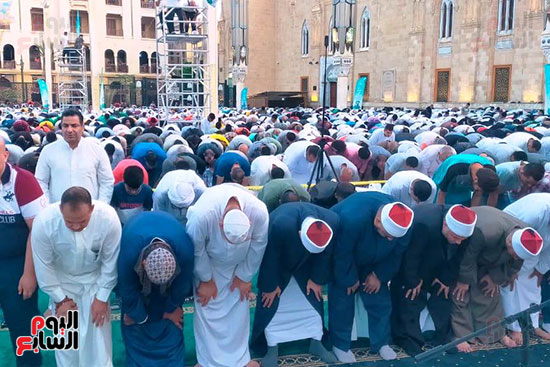 صلاة عيد الأضحى المبارك بمسجد الإمام الحسين (11)