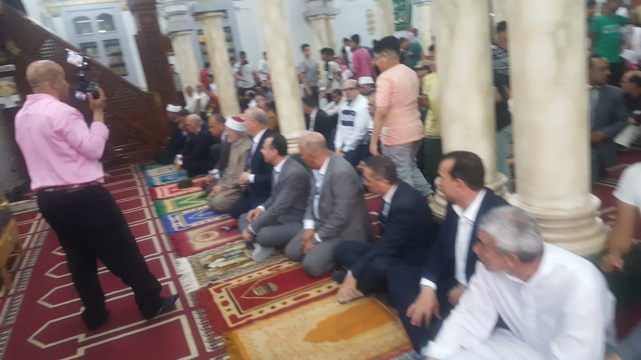  صلاة عيد الأضحى داخل المساجد والساحات (2)