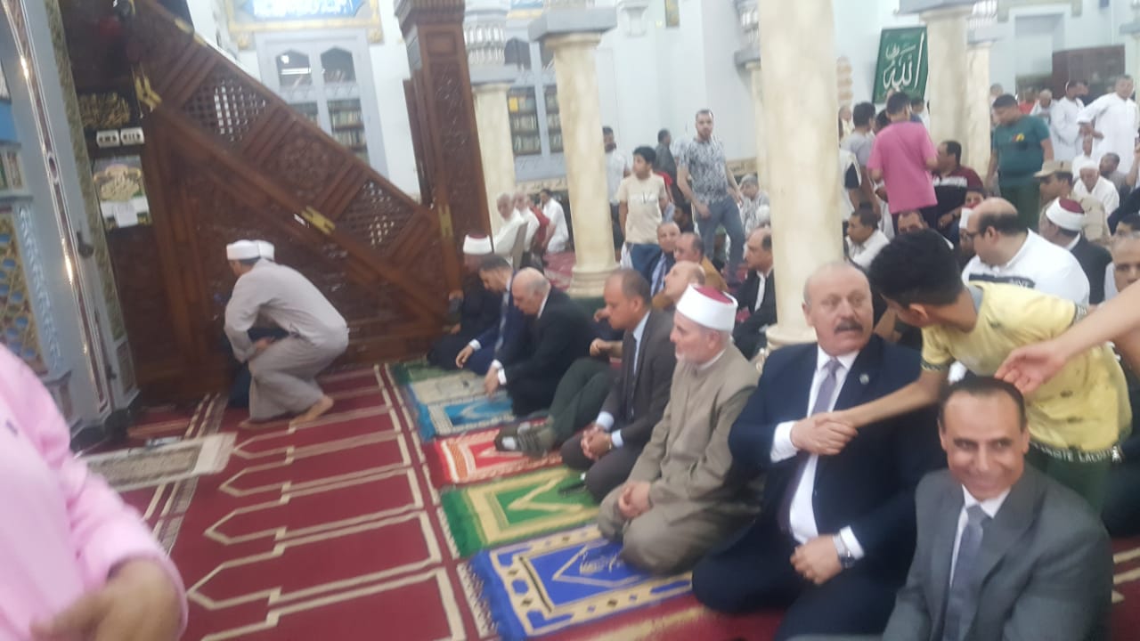  صلاة عيد الأضحى داخل المساجد والساحات (8)