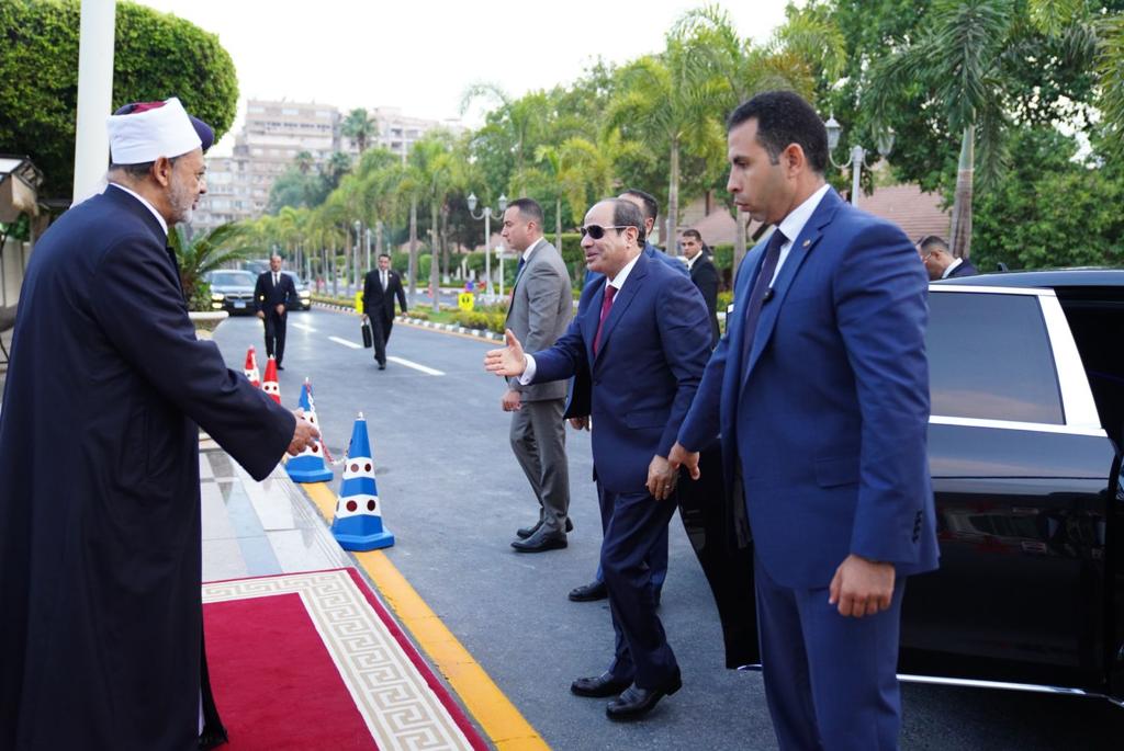 الرئيس السيسي يؤدي صلاة عيد الأضحى بمسجد القوات الجوية (2)