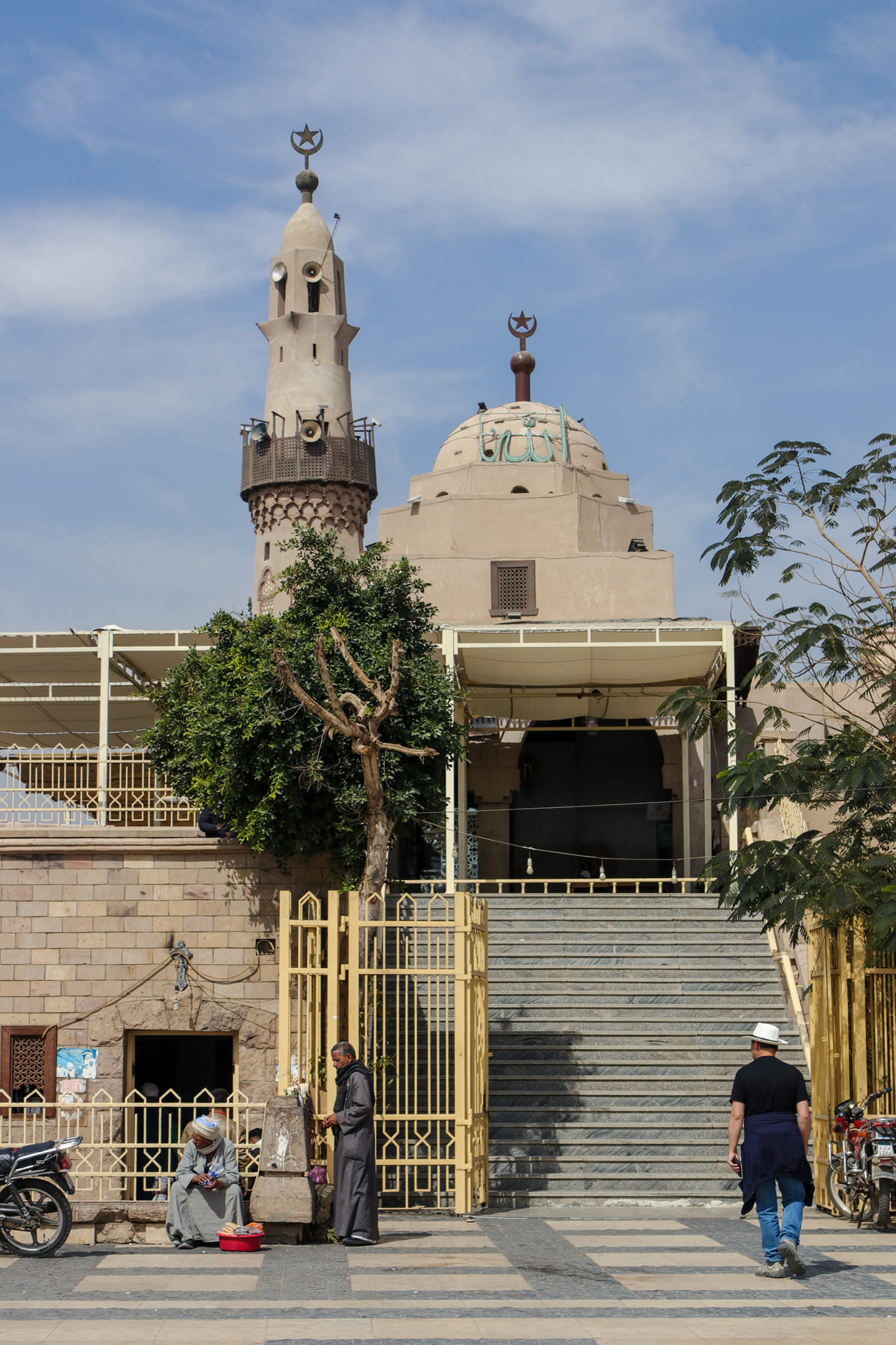 مسجد سيدى أبو الحجاج الأقصرى يستقبل المحبين