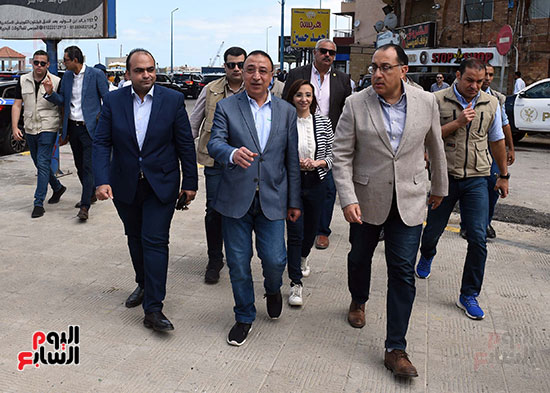 رئيس الوزراء يبدأ جولة تفقدية لعدد من المشروعات التنموية والخدمية بمحافظة الإسكندرية (13)