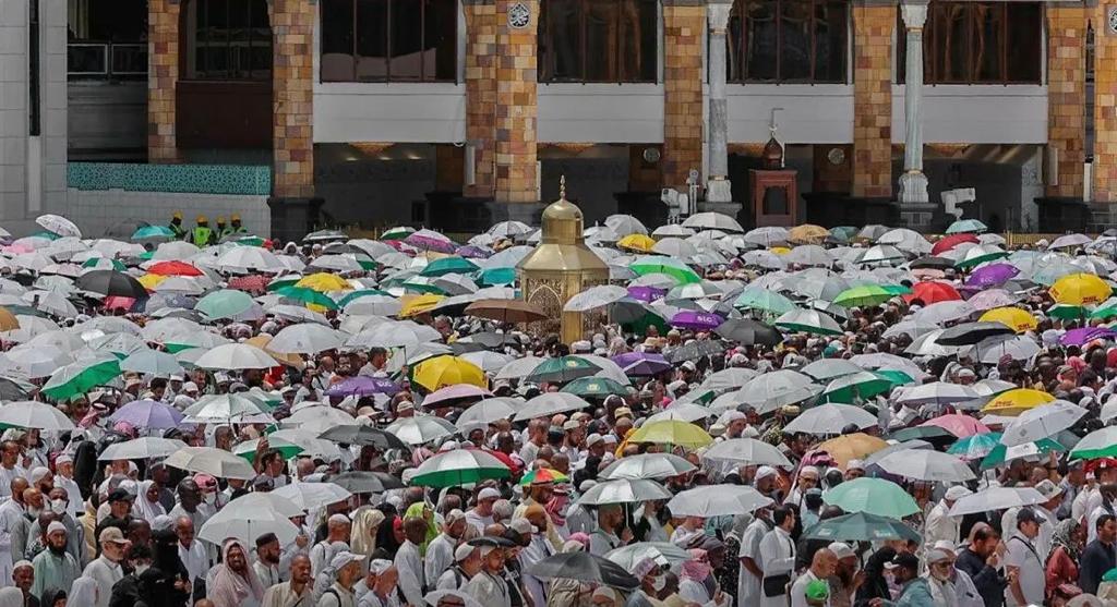 صلاة الحجاج الجمعة بالمسجد الحرام (2)