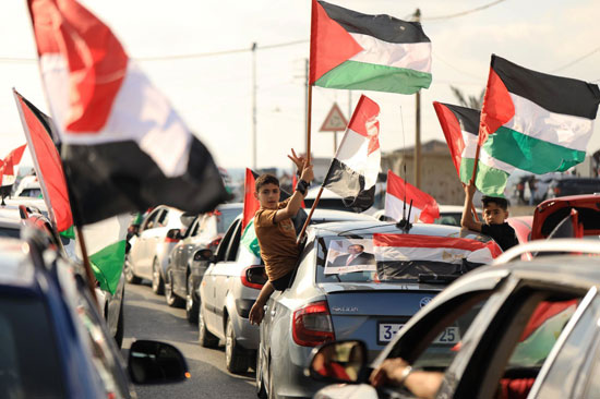 قطاع غزة يحتفل بالذكرى العاشرة للثورة (10)