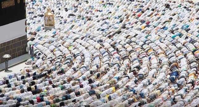 صلاة الحجاج الجمعة بالمسجد الحرام (3)