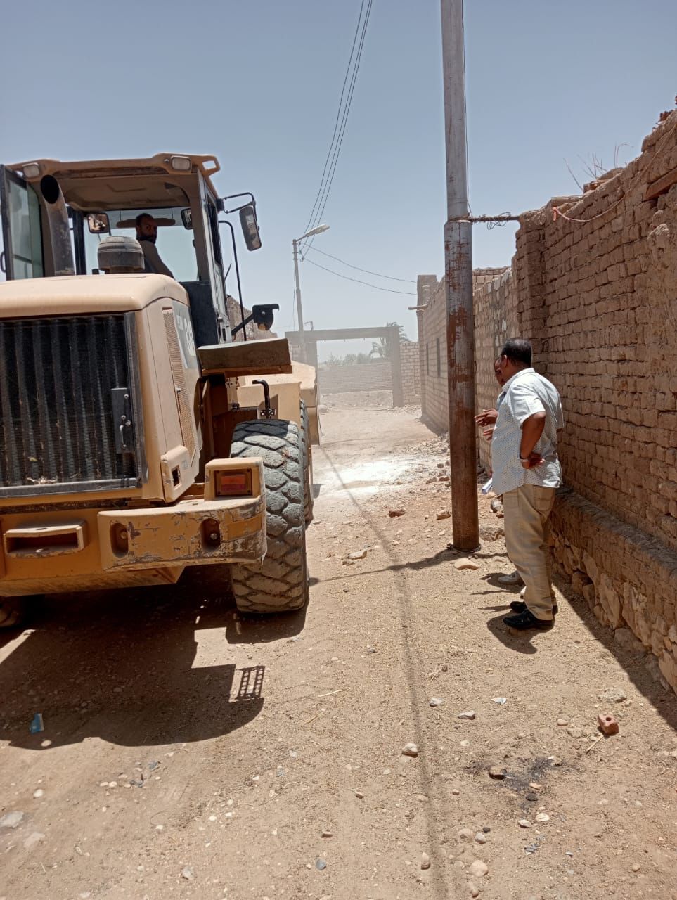 إزالة 7 حالات تعدى بمساحة 84 ألف متر جنوب الأقصر إزالة 7 حالات تعدى بمساحة 84 ألف متر جنوب الأقصر