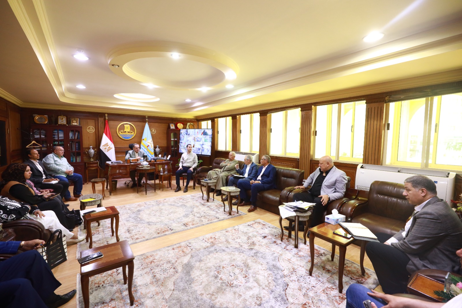 محافظ كفر الشيخ يستمع لطلبات أعضاء مجلسى النواب والشيوخ (2)