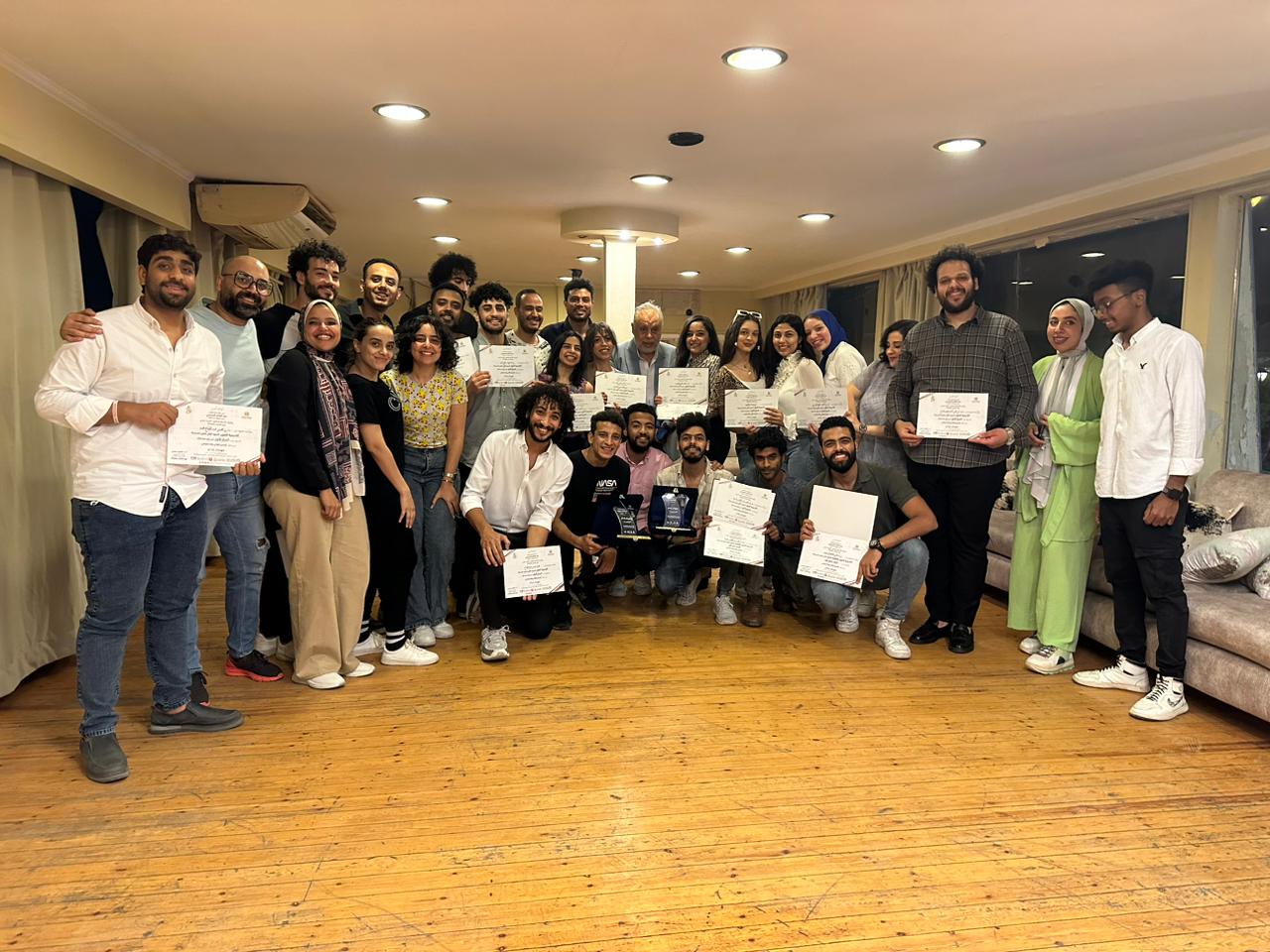 شباب المبدعين يحتفلون مع أشرف زكي بجوائز الإبداع (4)