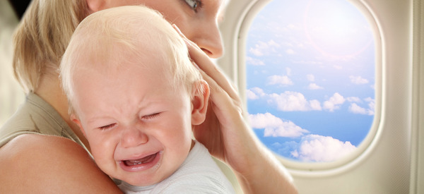 نصائح للتغلب عبى بكاء طفلك في الطائرة