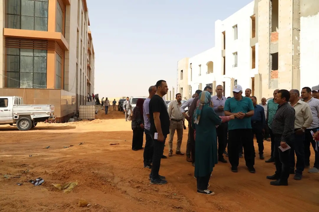 إجراءات تسكين وانتقال العاملين للعاصمة الإدارية الجديدة بالخارجة (12)