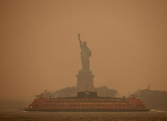 الأدخنة تغطى سماء نيويورك (7)