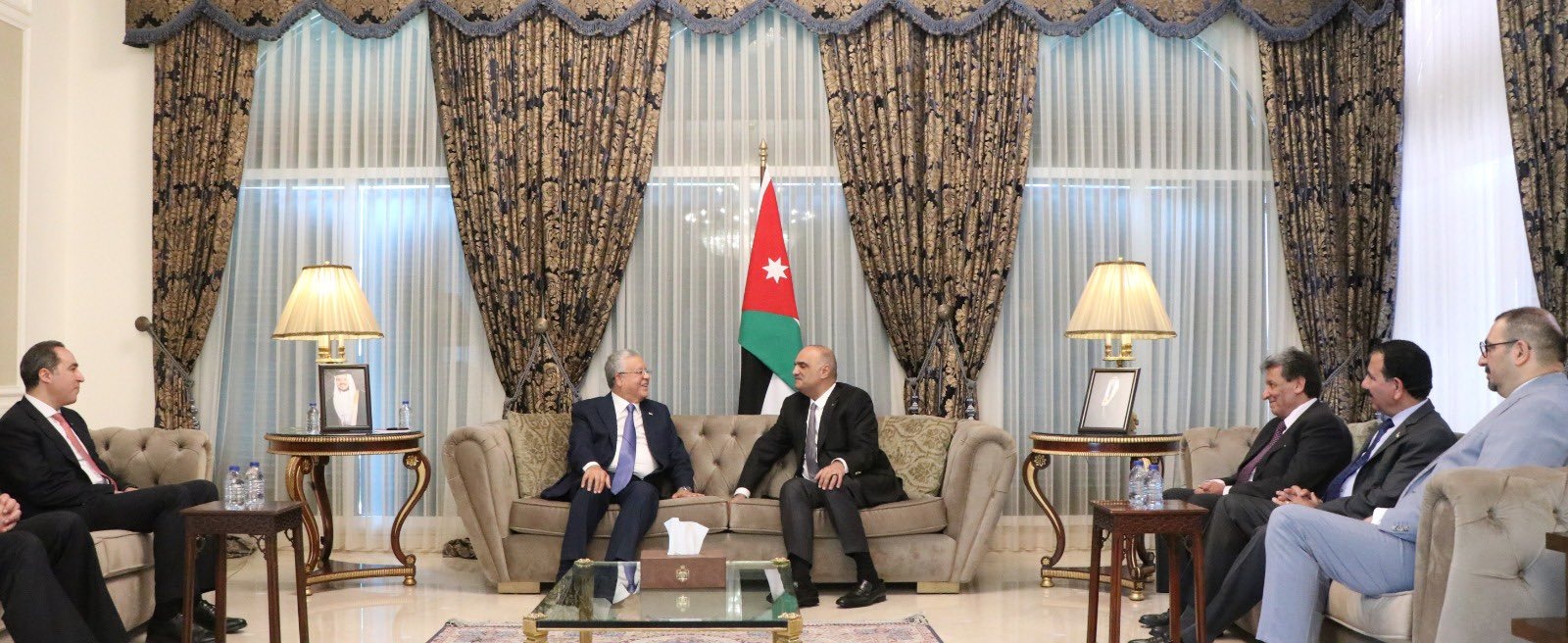 رئيس مجلس النواب يلتقى رئيس  الوزراء الأردني (2)