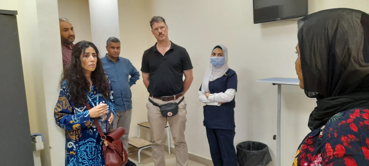 وفد الأمم المتحدة لشئون اللاجئين يزور مستشفى أسوان التخصصى (6)