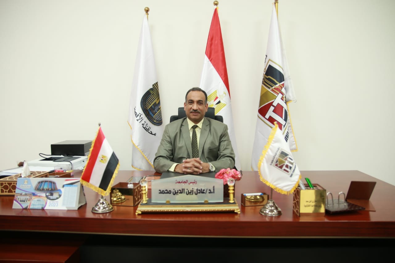 الدكتور عادل زين الدين محمد موسى رئيس جامعة طيبة التكنولوجية