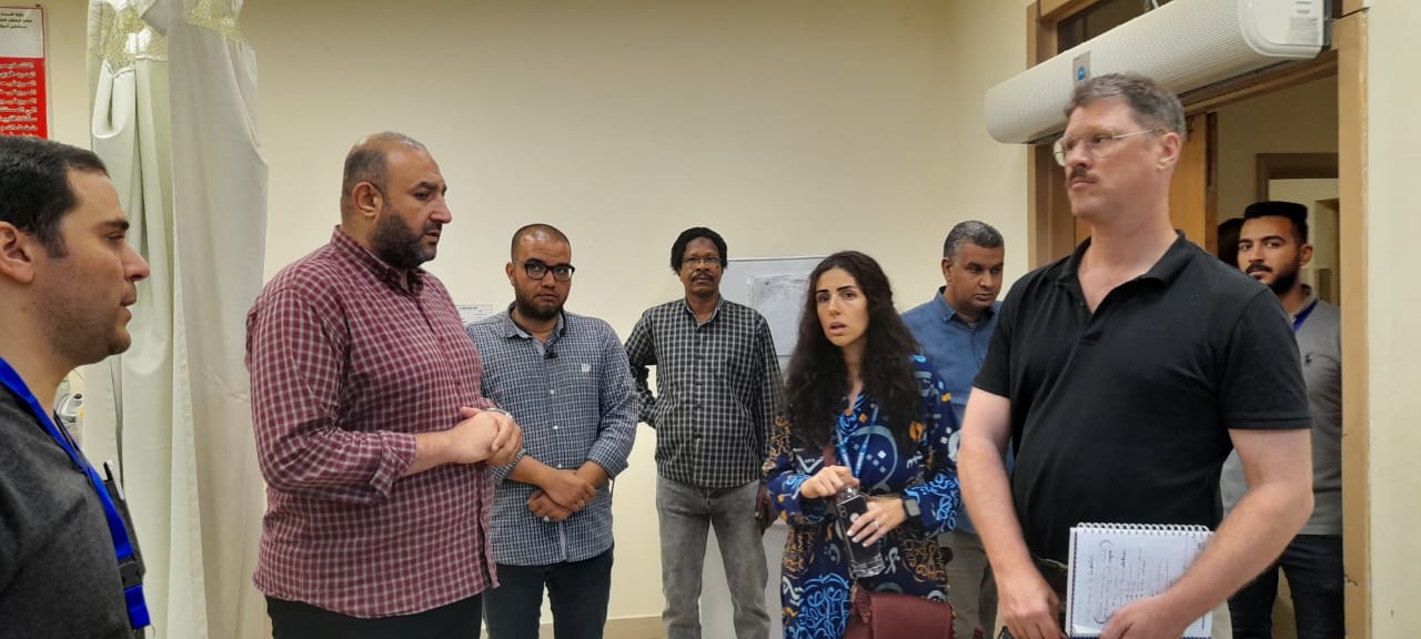 وفد الأمم المتحدة لشئون اللاجئين يزور مستشفى أسوان التخصصى (3)