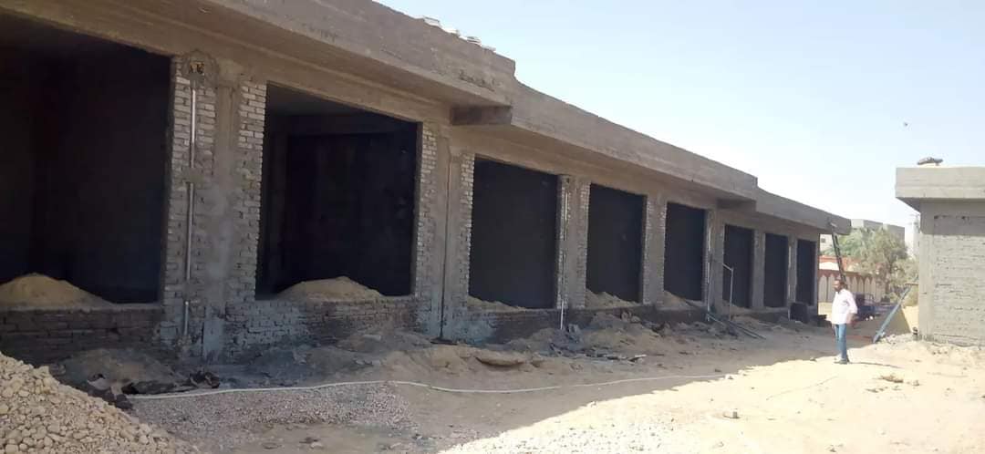 متابعة العمل في إنشاء سوق الخضر والفاكهة بحاجر كومير