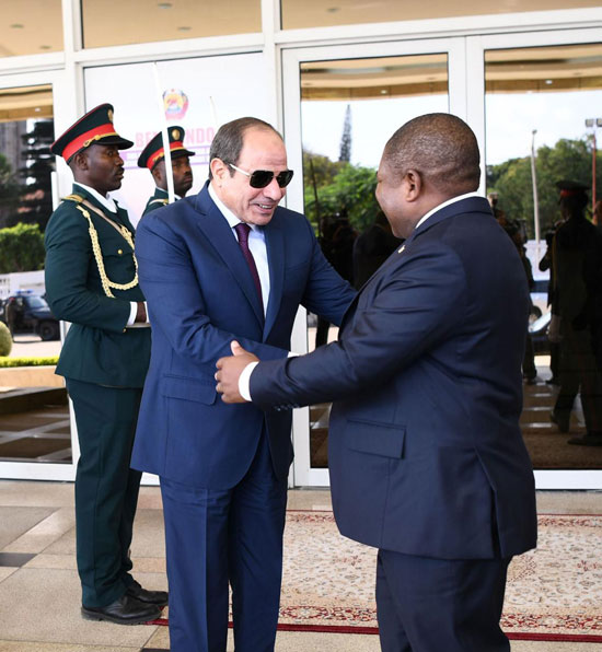 وصول الرئيس السيسى موزمبيق (2)