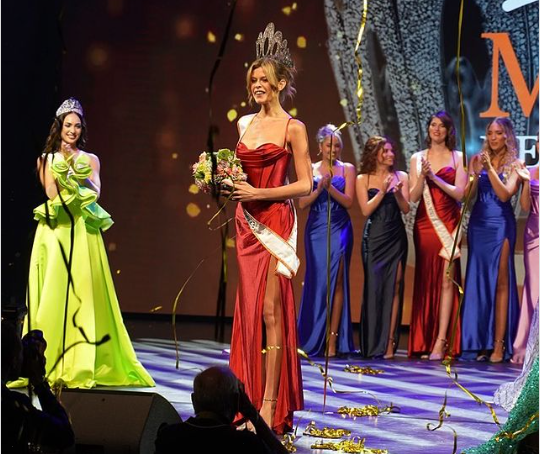 متحولة جنسيا تفوز بملكة جمال هولندا