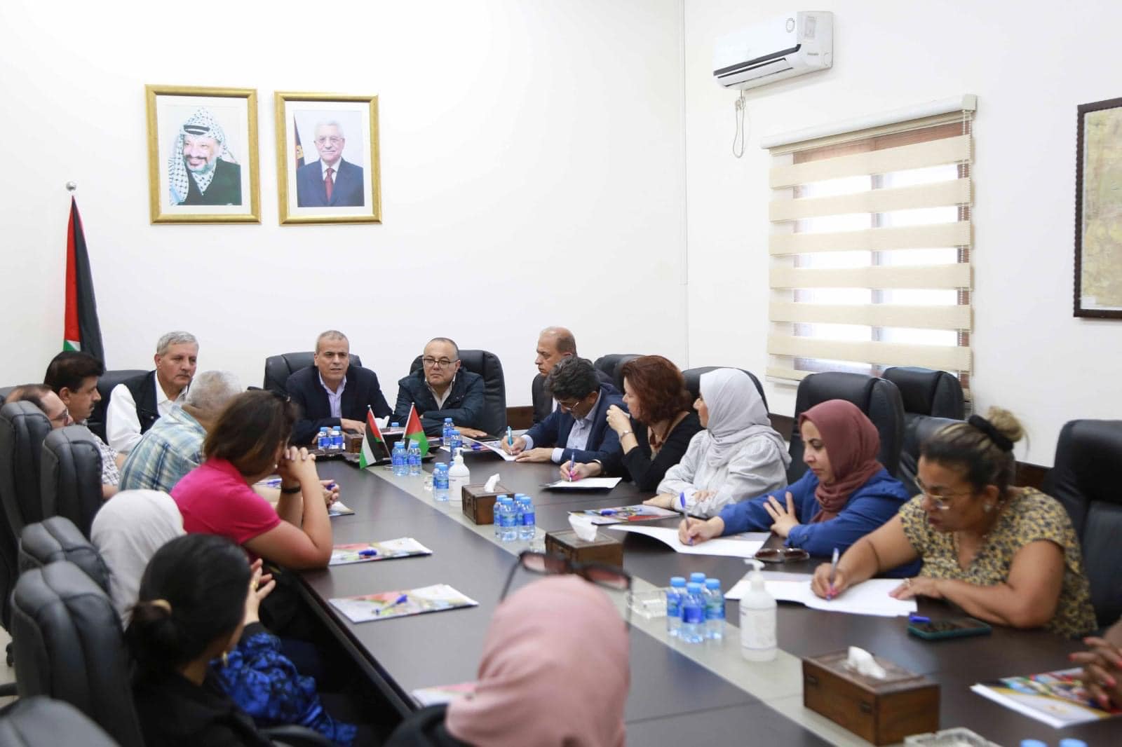 وزير الثقافة الفلسطيني يرافق الروائيين العرب لزيارة محافظتي جنين وقلقيلية   (6)
