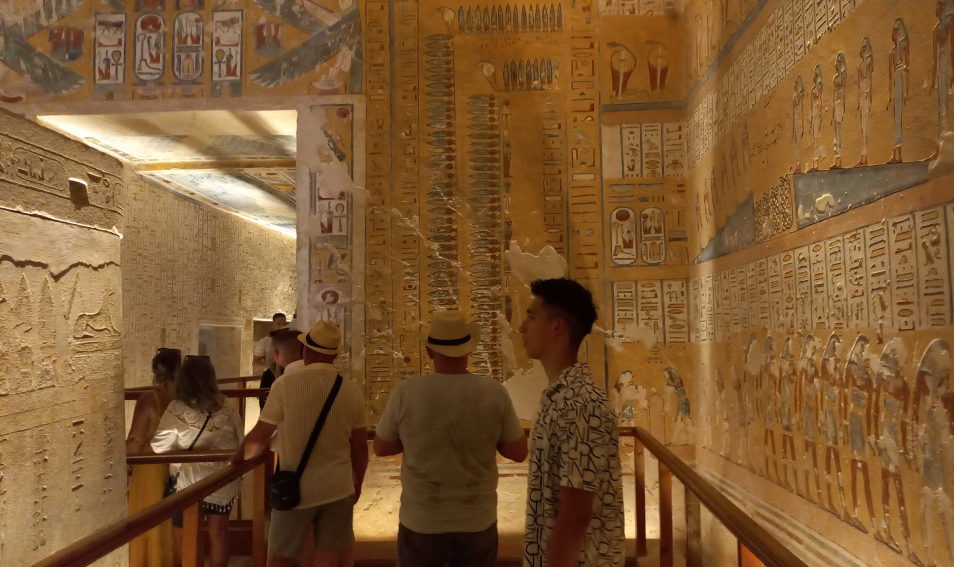 الاقبال السياحى على المقابر الفرعونية