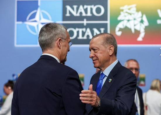  الناتو يعلن دعم أوكرانيا للانضمام للحلف (1)