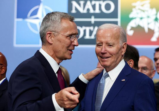  الناتو يعلن دعم أوكرانيا للانضمام للحلف (2)