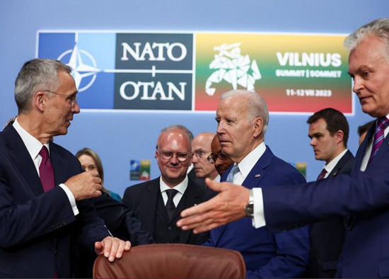  الناتو يعلن دعم أوكرانيا للانضمام للحلف (4)