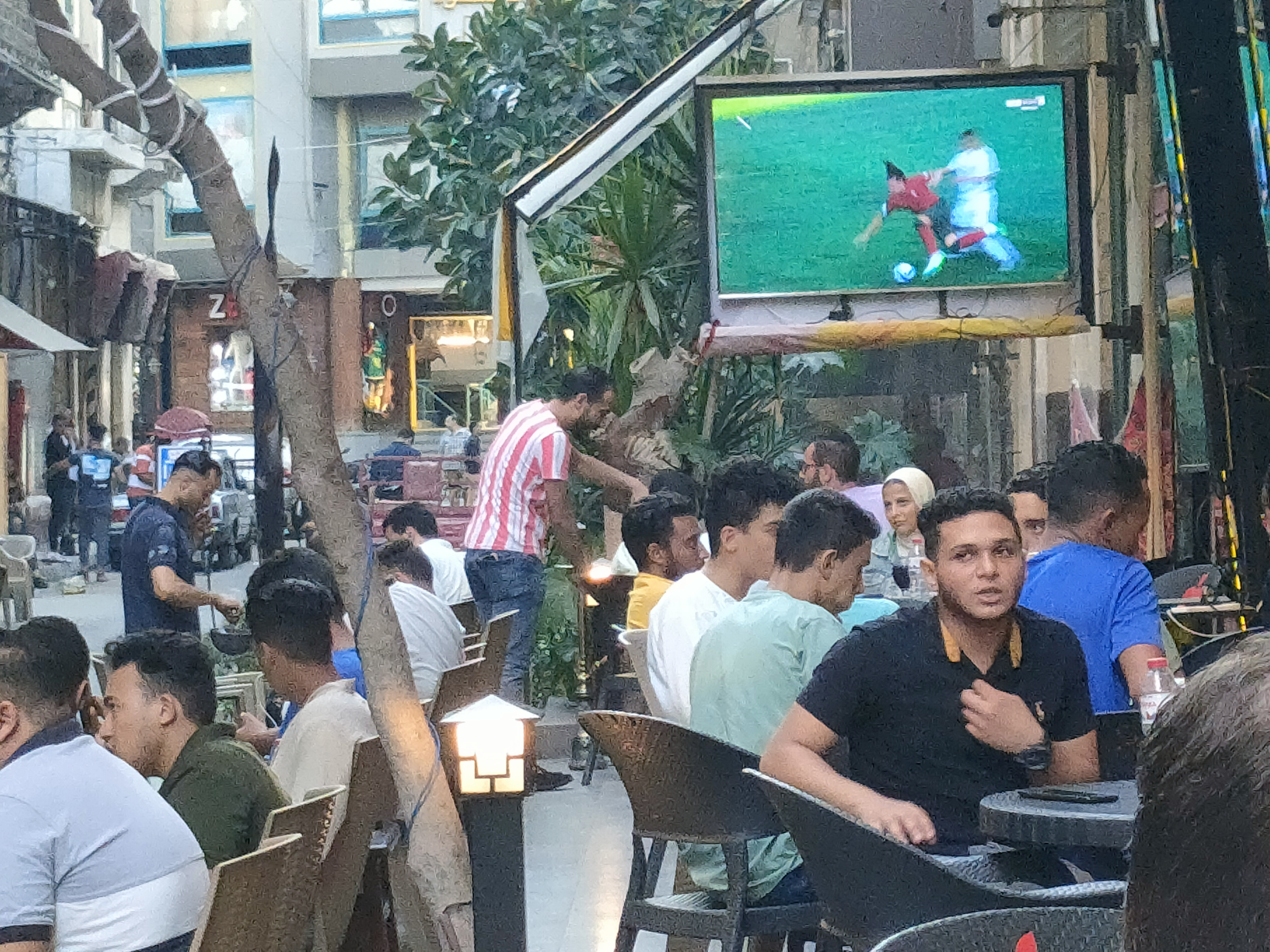 توافد جماهير الإسكندرية لمشاهدة مباراة الأهلي والزمالك