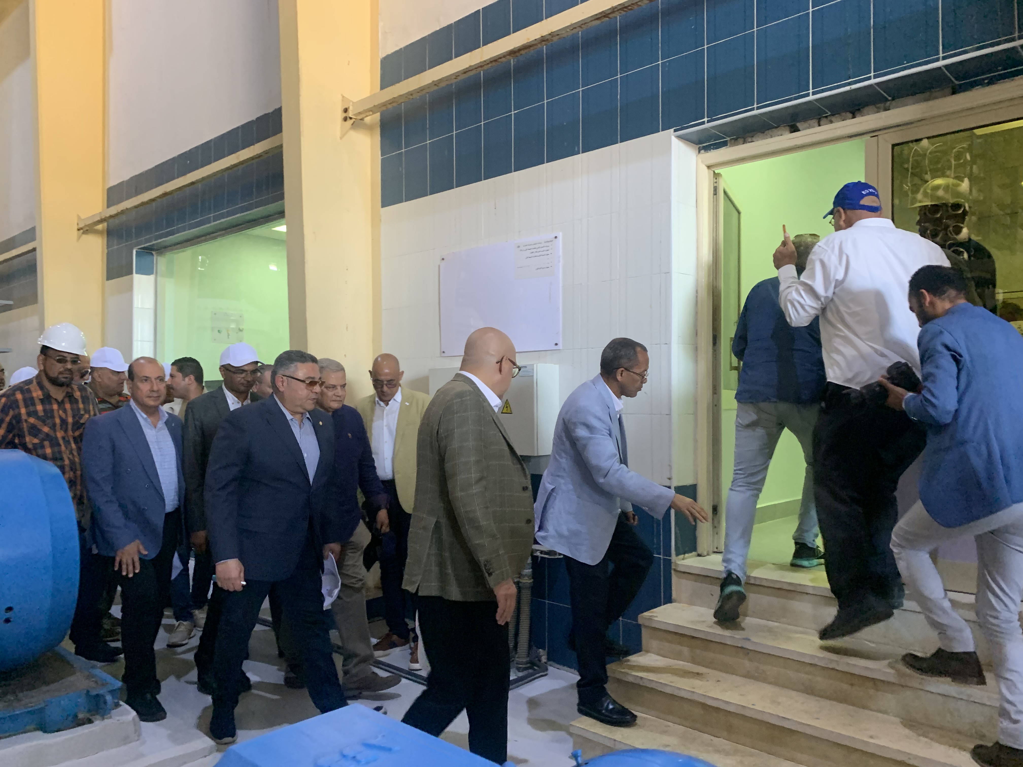 وزير الإسكان يتفقد محطة اليسر لتحلية المياه بمدينة الغردقة (5)