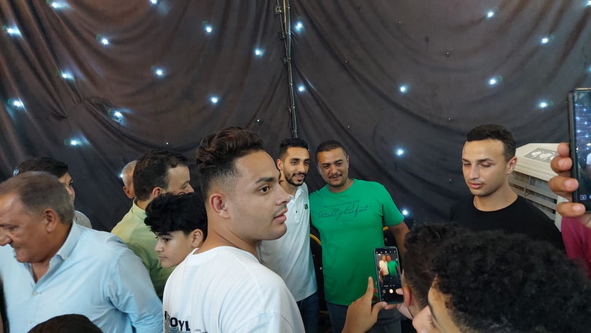 حفل زفاف شعبي للاعب كريم فؤاد بمسقط رأسه بالغربية   (5)