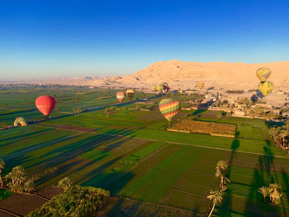 رحلات البالون الطائر في غرب الأقصر