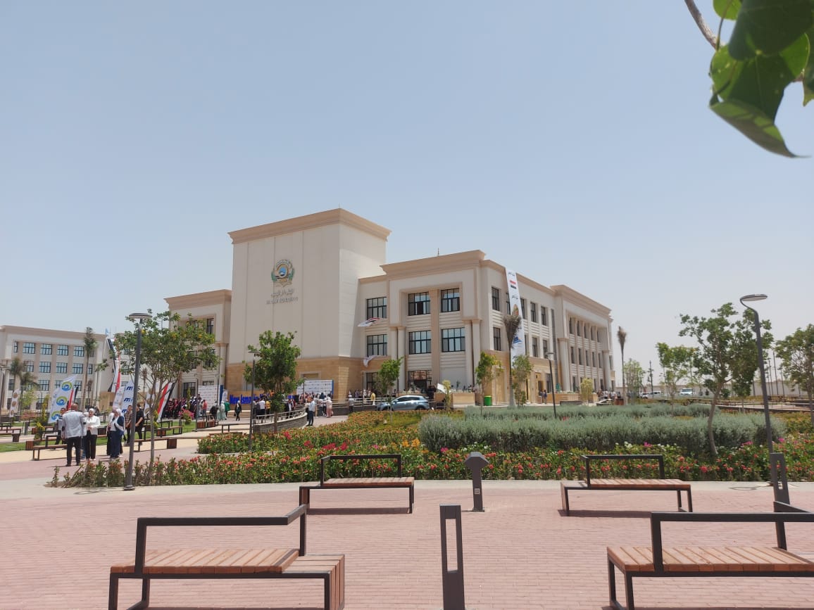 جامعة الإسماعيلية الجديدة الإهلية (4)