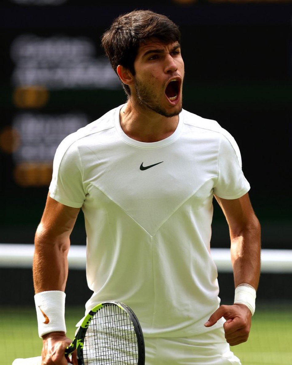 لاعب التنس ألكاراز